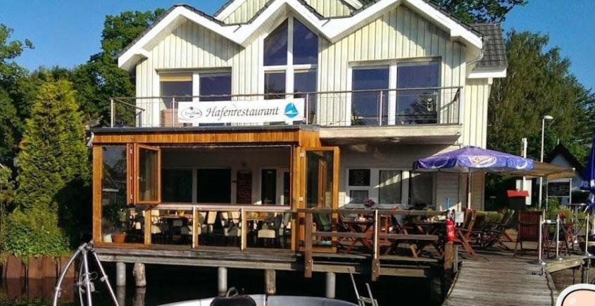 Modernes Ferienhaus Mit 3 Schlafzimmern In Der Naehe Vom Scharmuetzelsee ويندستش ريتز المظهر الخارجي الصورة